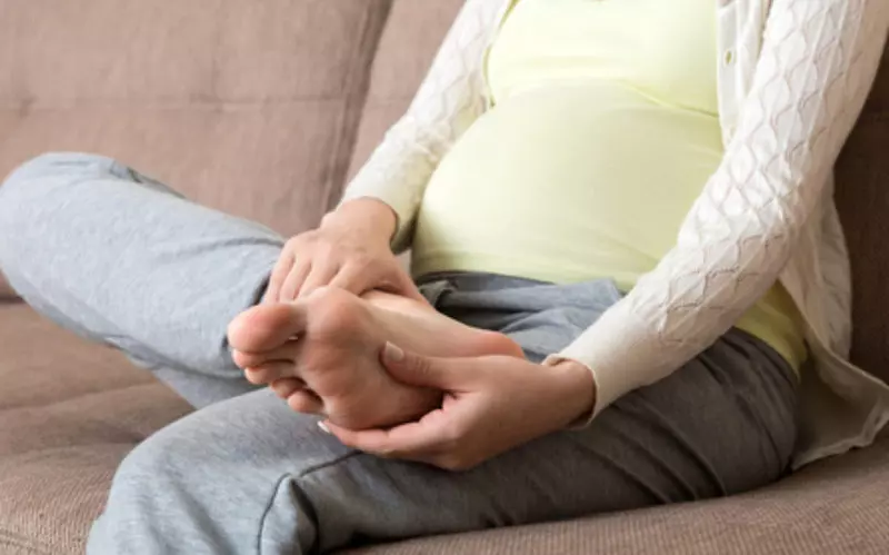 علت درد پاشنه پا در بارداری