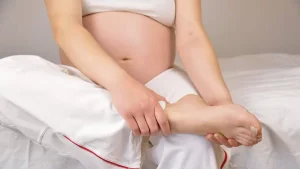 راهکارهای طبی و غیرطبی برای کنترل درد پاشنه در بارداری