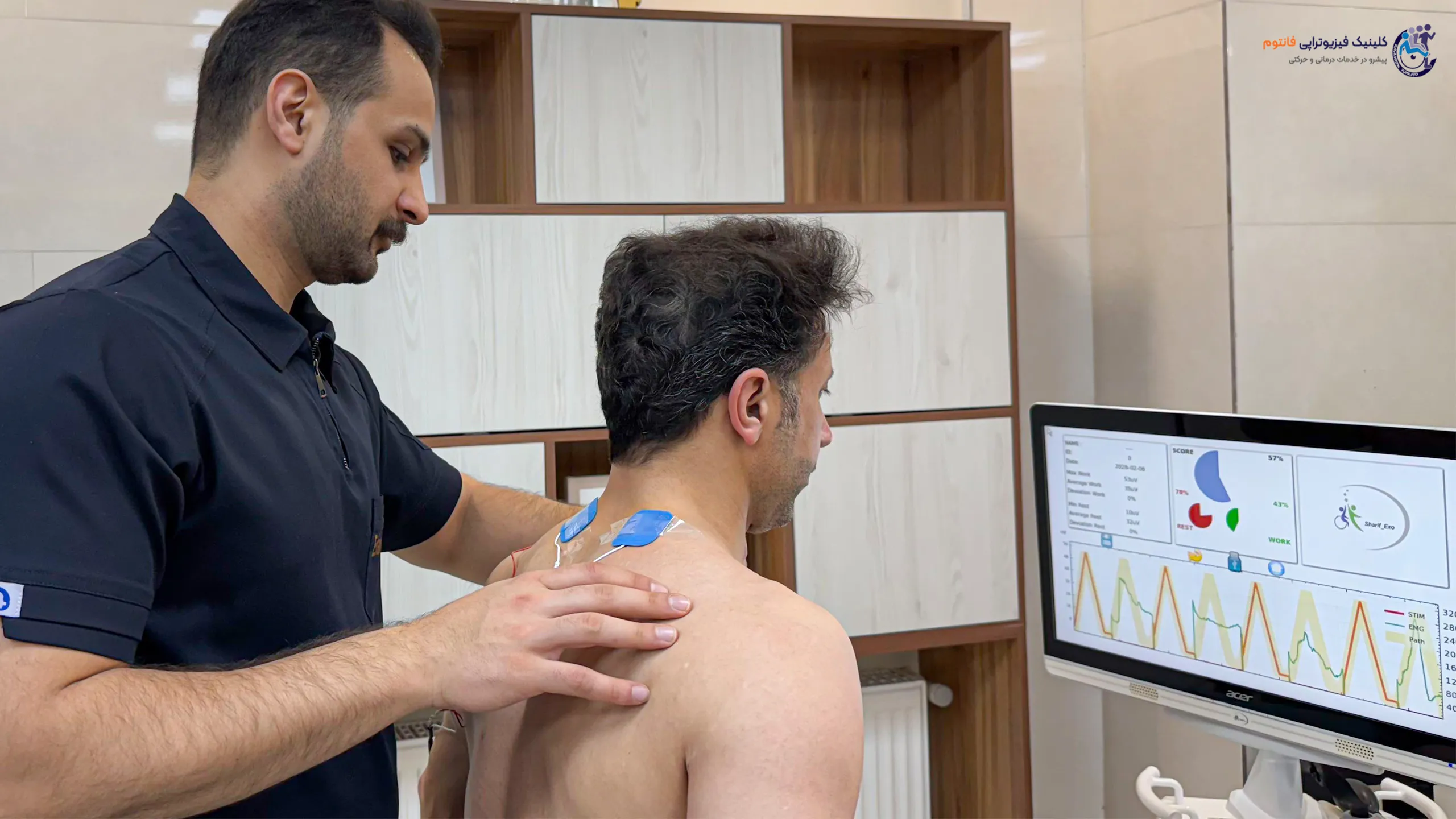 وصل کردن بیوفیدبک گردن- تصویر از فیزیوتراپی فانتوم زنجان