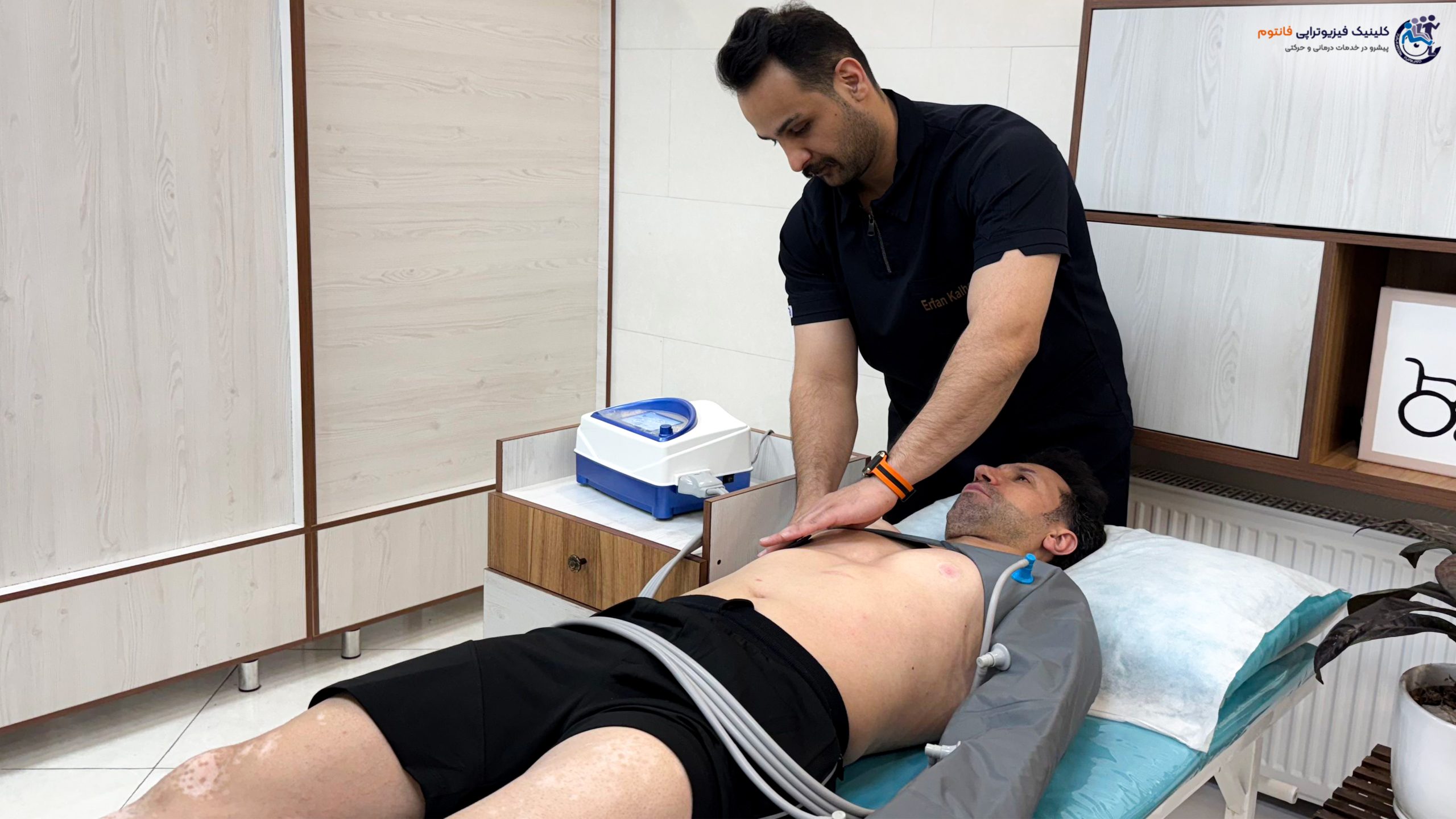 بستن کامپرشن دست-تصویر از فیزیوتراپی فانتوم زنجان