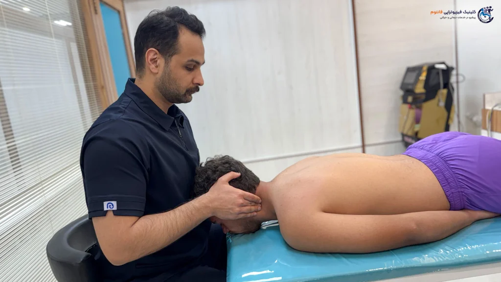 منوال تراپی گردن- تصویر از فیزیوتراپی فانتوم زنجان